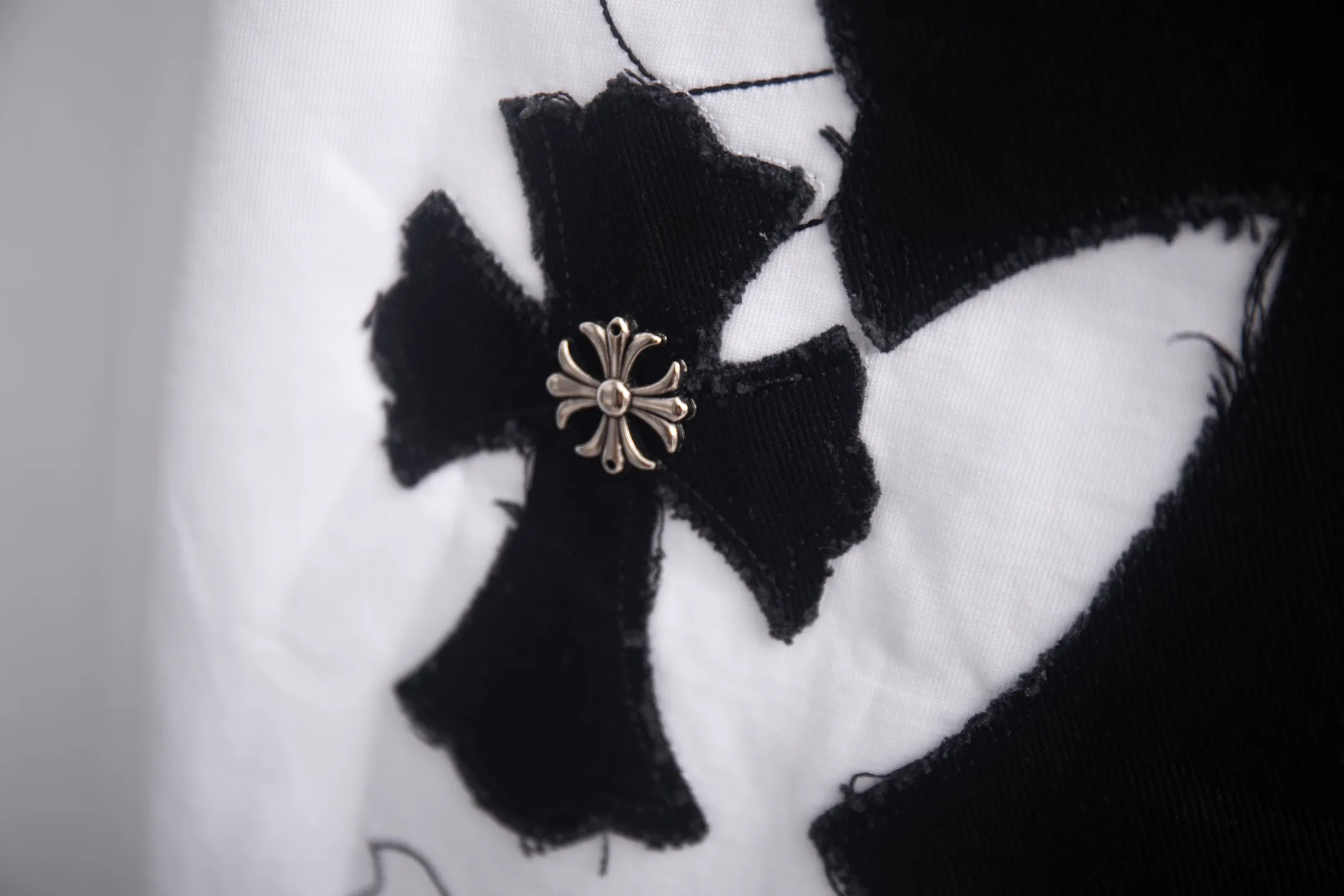 （ 1:1 ） Chrome Hearts/ 2026New Arrival logo T 、 🪡 Same Style Quality😘😘 100% Versatile T 👍 ：Black、White Size：S-XL